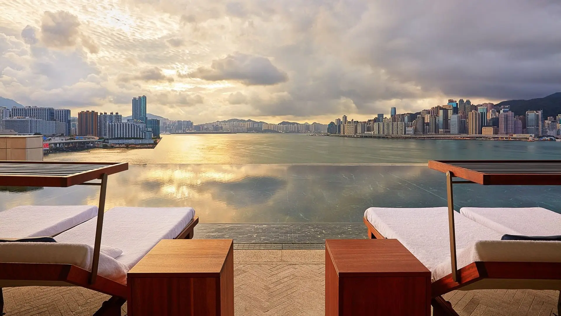 10 Best Luxury Hotels in Hong Kong